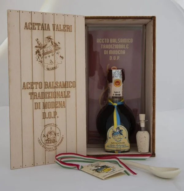 Traditional Balsamic Vinegar of Modena PDO aged 12 years in a gift box