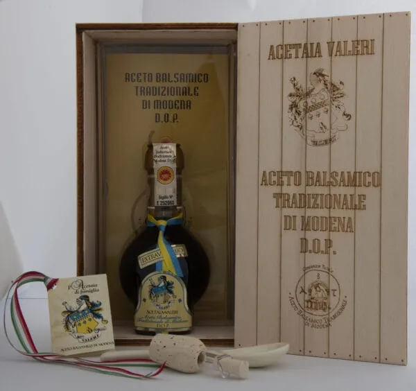 Traditional Balsamic Vinegar of Modena Extravecchio wooden package