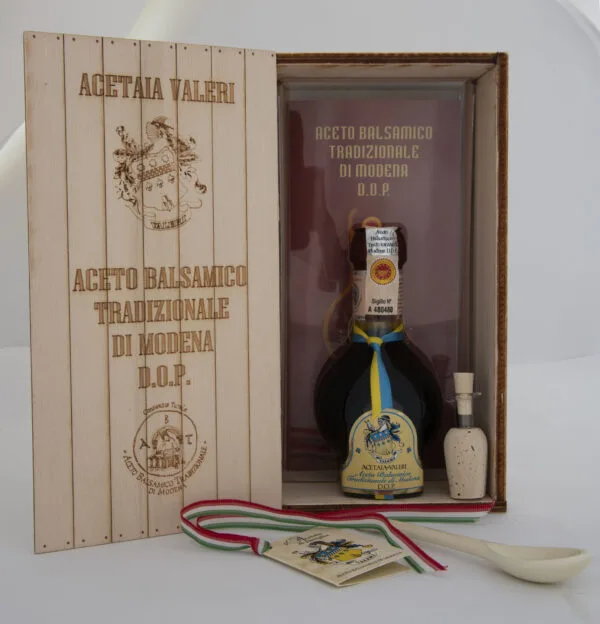 Aceto Balsamico Tradizionale di Modena DOP invecchiato 12 anni in confezione regalo